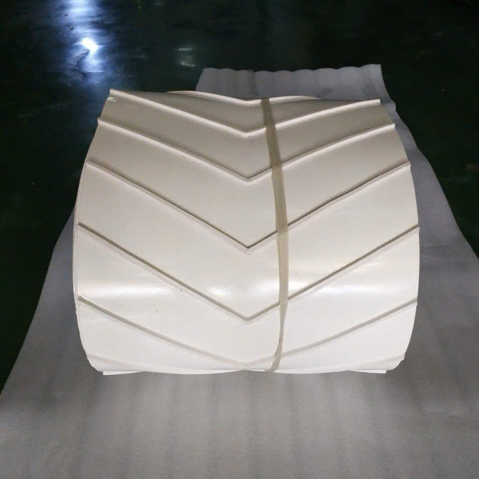 Băng tải PVC gân V trắng